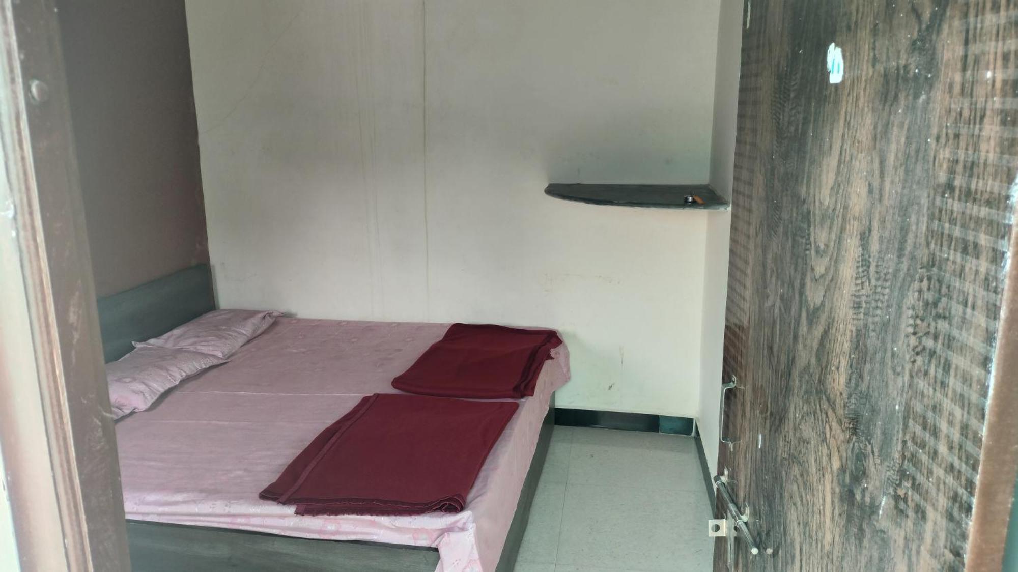 Kailash Kuti Guest House Ujjain Buitenkant foto