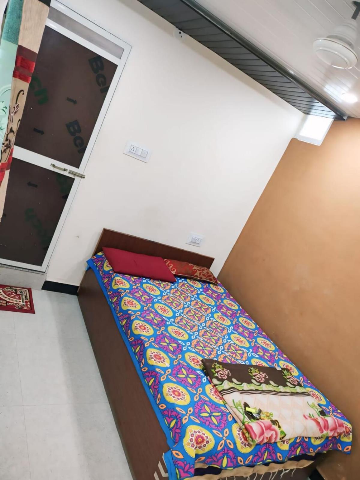Kailash Kuti Guest House Ujjain Kamer foto